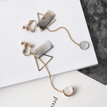 三角貝紋琉璃圓珠&times;流蘇螺旋耳夾