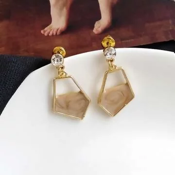 炫染多邊形幾何&times;吊墜耳環&times;木駝