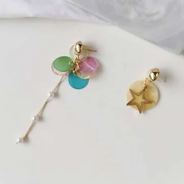 炫彩貝殼紋星星×不對稱吊隊耳環