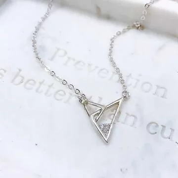 925銀飾&times;倒三角晶鑽相扣&times;鎖骨項鍊