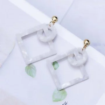 方框圓圈炫白貝紋&times;吊墜耳環