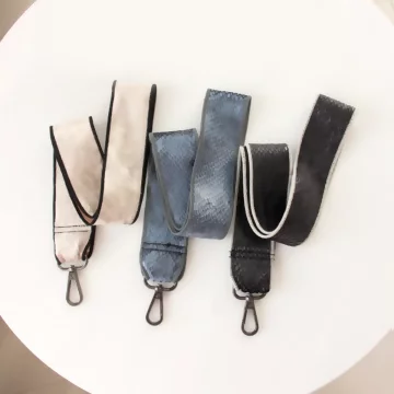 寬版純色魚鱗片&times;手機掛脖吊繩&times;共三色