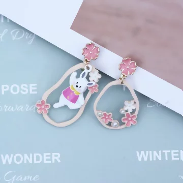 花朵跳躍小兔&times;不對稱三角耳夾