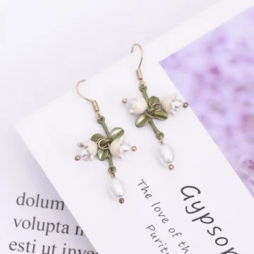珍珠鈴蘭花甜美流蘇&times;吊墜耳環
