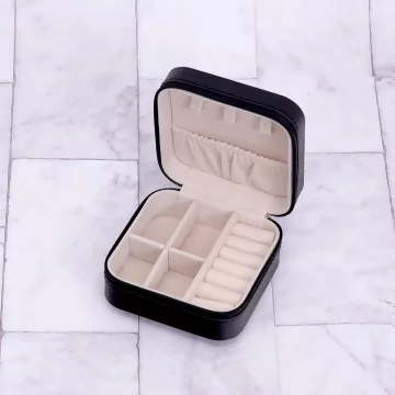 細紋皮革&times;拉鍊飾品盒&times;靚黑