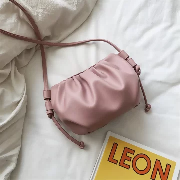 皺摺雲朵小包&times;皮革細繩斜背包&times;嫩粉