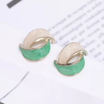 乳白湖綠相間&times;吊墜耳環
