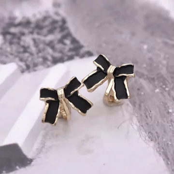 黑色金邊蝴蝶結&times;三角耳夾