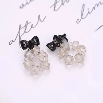 黑蝴蝶結晶透圓環&times;三角耳夾