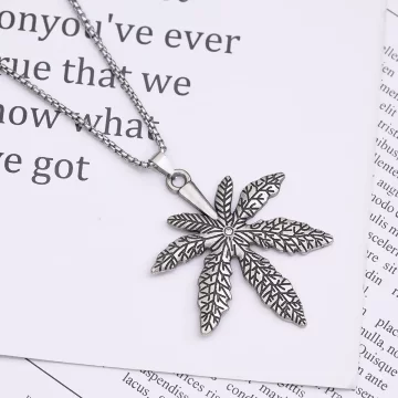 楓葉&times;中性長項鍊