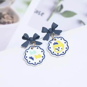 花邊灰姑娘&times;不對稱耳環