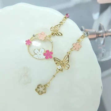 粉櫻追蝶&times;不對稱吊墜耳環