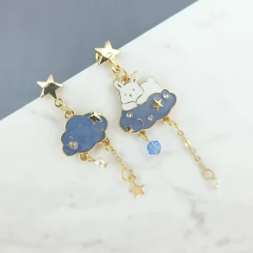 雲朵上的兔子&times;不對稱三角耳夾