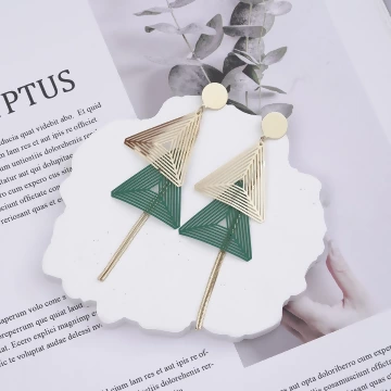 撞色鏤空雙層三角型&times;吊墜耳環 