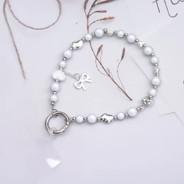 銀色蝴蝶結珍珠小花×手機腕帶掛繩