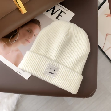 笑臉 ‧_‧&times;毛帽&times;白色