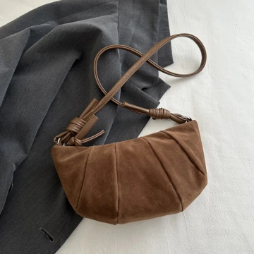 復古牛角包仿麂皮×斜背包×卡其