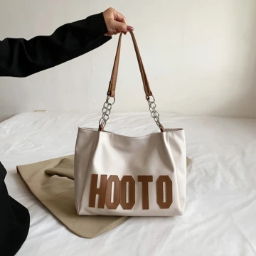 HOOTO字母皮革包&times;肩背包&times;白底咖字