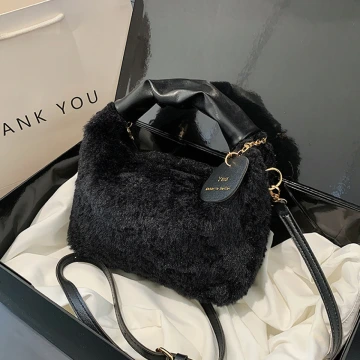 皺折提把毛絨小包方&times;斜背包&times;黑色