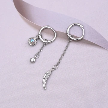 輕飄飄羽毛單鑽&times;耳扣