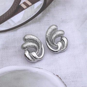 錘紋多層羽扇形×吊墜耳環