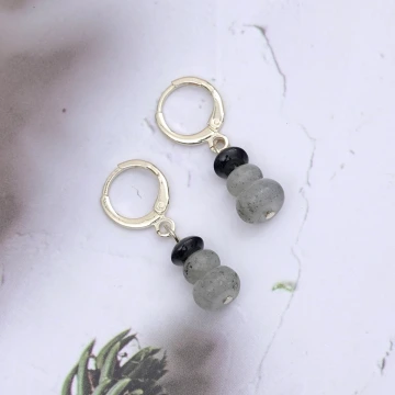 三顆黑綠小石子&times;耳扣