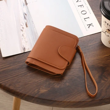 簡約皮革×翻頁三層短皮夾×棕咖