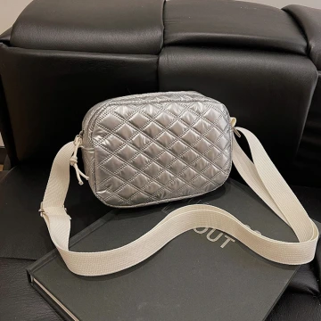 Y3K科技感菱格小方包&times;斜背包&times;銀色