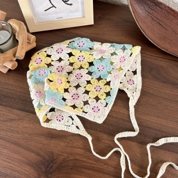 鏤空花朵針織&times;三角頭巾&times;黃藍