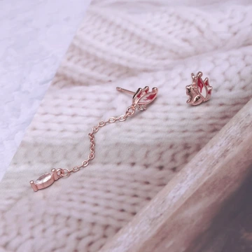 紅火小狐仙&times;不對稱吊墜耳環