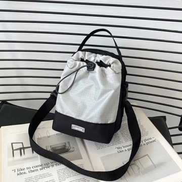 尼龍抽繩水桶包&times;斜背包&times;白色