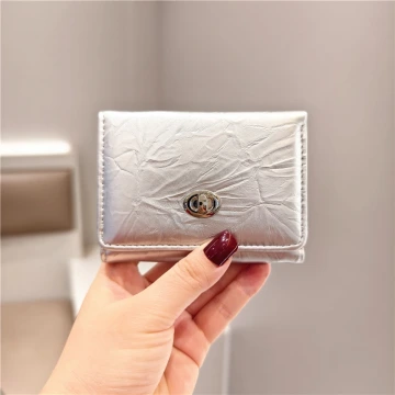 極簡皺紋皮革&times;三折短皮夾&times;銀色