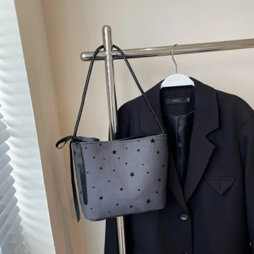 蝴蝶結緞帶小星星&times;肩背包