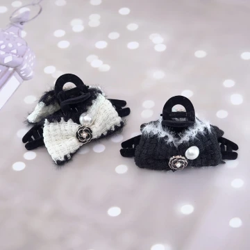 山茶花珍珠毛線編織×鯊魚夾×共二色