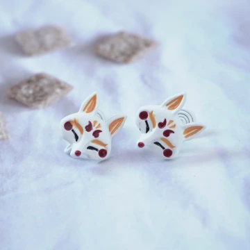 白色火狐狸×蚊香盤U型耳夾