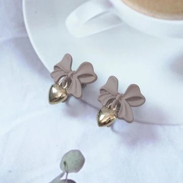 棕咖領結金色愛心×蚊香盤U型耳夾