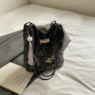 東方蝴蝶刺繡&times;肩背包&times;黑色