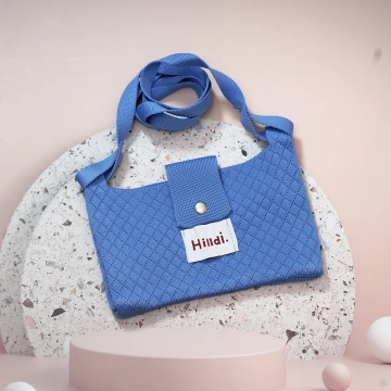 快樂多巴胺&times;單色針織&times;斜背包&times;藍色