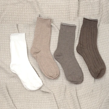 暖色系素面&times;中筒襪&times;四雙套件襪子組