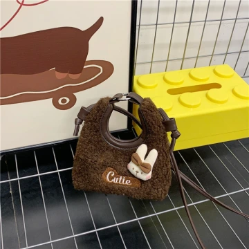 Cutie小兔羊羔捲毛&times;斜背包&times;棕咖