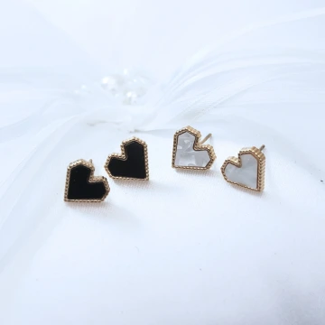 鋼飾&times;折紙愛心貝紋&times;耳釘&times;共二色