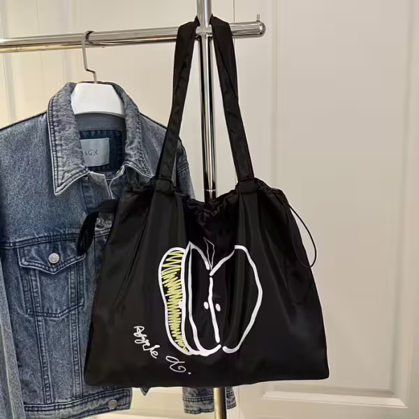 大蘋果印花束口袋×肩背包×黑色