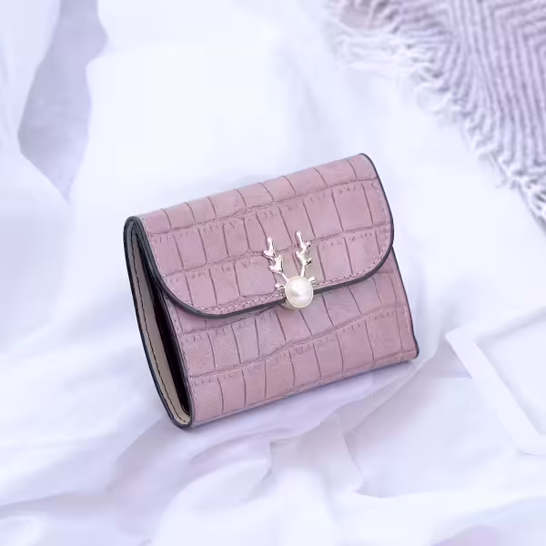 小鹿珍珠鱷魚紋皮革×三折短皮夾×粉紅