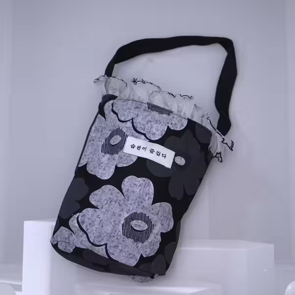 蕾絲邊韓文×輕巧手提袋×花朵