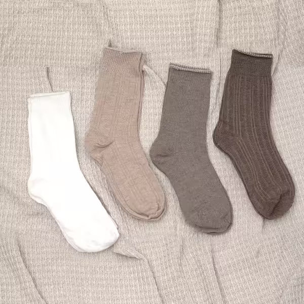 暖色系素面&times;中筒襪&times;四雙套件襪子組