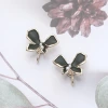 墨色蝴蝶花×蚊香盤U型耳夾-第1張
