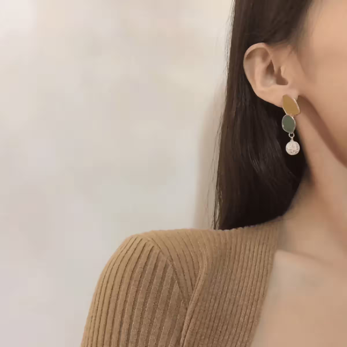 撞色顏料點點&times;不對稱三角耳夾-第2張