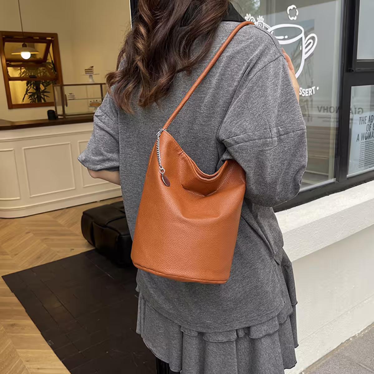 皮革圓身水桶包×肩背包×棕咖-第5張