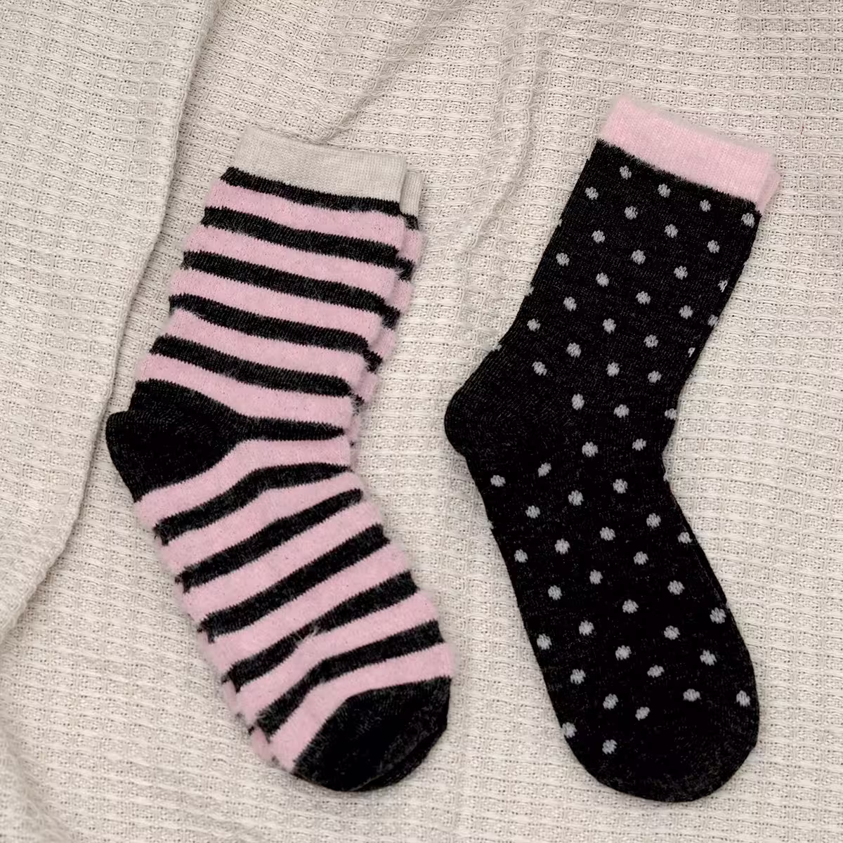 點點條紋毛襪&times;中筒襪&times;二雙套件襪子組-第1張