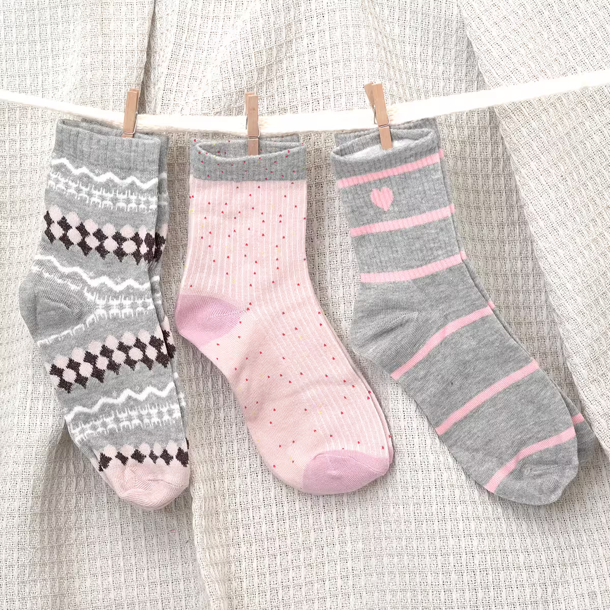 粉灰少女心&times;中筒襪&times;三雙套件襪子組-第2張